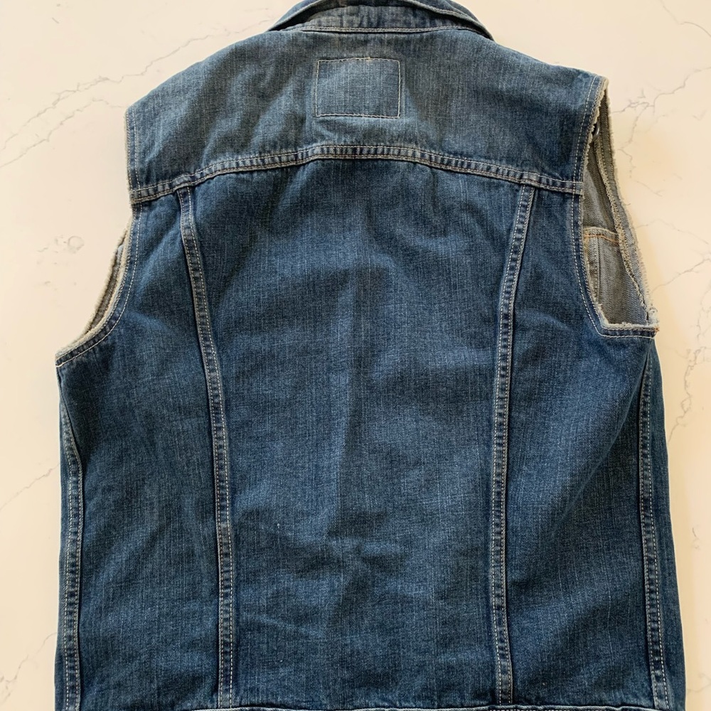 Levi vest